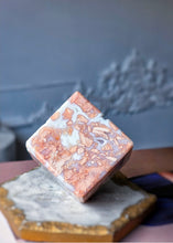 將圖片載入圖庫檢視器 Druzy Pink &amp; Blue Agate Cube - 185g #1
