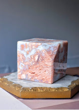 將圖片載入圖庫檢視器 Druzy Pink &amp; Blue Agate Cube - 185g #1

