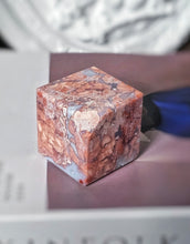 將圖片載入圖庫檢視器 Druzy Pink &amp; Blue Agate Cube - 156g #93
