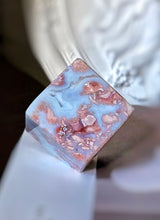 將圖片載入圖庫檢視器 Druzy Pink &amp; Blue Agate Cube - 179g #21
