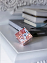 將圖片載入圖庫檢視器 Druzy Pink &amp; Blue Agate Cube - 166g #133
