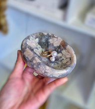Cargar imagen en el visor de la galería, Black Flower Agate Bowl / Jewellery Bowl - small 350g #392
