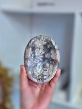 Cargar imagen en el visor de la galería, Black Flower Agate Bowl / Jewellery Bowl - small 350g #392
