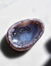 画像をギャラリービューアに読み込む, Black &amp; Blue Flower Agate Bowl / Jewellery Bowl - 300g #386
