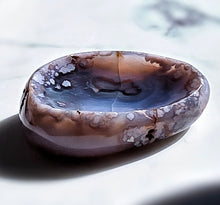 画像をギャラリービューアに読み込む, Black &amp; Blue Flower Agate Bowl / Jewellery Bowl - 300g #386
