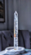將圖片載入圖庫檢視器 Clear Quartz Tower with Golden Healer Inclusion - Skinny &amp; Tall 401g #379
