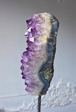 Cargar imagen en el visor de la galería, Large Amethyst Cluster on Black Stand - 5.1kg #138
