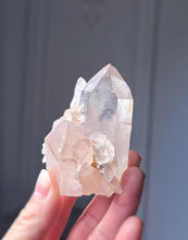 이미지를 갤러리 뷰어에 로드 , Pink Himalayan Quartz Cluster - small 102g #557
