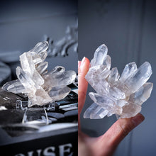 이미지를 갤러리 뷰어에 로드 , Himalayan Quartz Cluster on Clear Stand - small 142g #521
