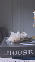 비디오를 갤러리 뷰어 Green Phantom Himalayan Quartz Cluster - small 116g #524에 로드 및 재생

