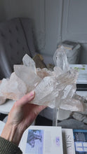 Laden und Abspielen von Videos im Galerie-Viewer, High Grade Large Himalayan Quartz Cluster - 2.43kg #570
