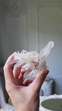 ギャラリービューアHigh Grade Himalayan Quartz Cluster - small 96g #383に読み込んでビデオを見る
