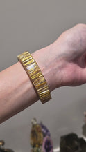 將影片載入圖庫檢視器並播放，Golden Rutilated Quartz Bracelet - High Grade 34g #398
