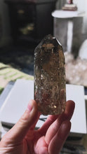 將影片載入圖庫檢視器並播放，High Grade Smoky Quartz Tower - small 171g #374
