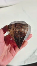 將影片載入圖庫檢視器並播放，Smoky Quartz Diamond Shaped - 285g #298
