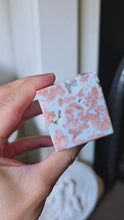 將影片載入圖庫檢視器並播放，Druzy Pink &amp; Blue Agate Cube - 219g #99
