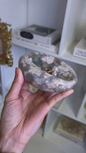 Cargar y reproducir el video en el visor de la galería, Black Flower Agate Bowl / Jewellery Bowl - small 350g #392
