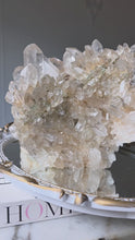 將影片載入圖庫檢視器並播放，Large Golden Himalayan Quartz Cluster - 3.37kg #458
