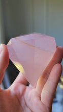 Load and play video in Gallery viewer, Rose Quartz Diamond - 180g #123
