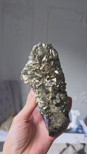 비디오를 갤러리 뷰어 Pyrite on Fluorite Cluster - 1.15kg #128에 로드 및 재생
