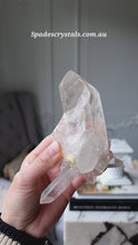 Cargar y reproducir el video en el visor de la galería, Himalayan Quartz Cluster on Stand - small 329g #283
