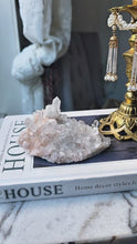 Cargar y reproducir el video en el visor de la galería, Himalayan Quartz Cluster - 470g #539

