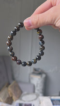 將影片載入圖庫檢視器並播放，Pietersite Bracelet - 10mm #1
