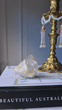 Laden und Abspielen von Videos im Galerie-Viewer, Golden Healer Quartz Point / Cluster - small 122g #141
