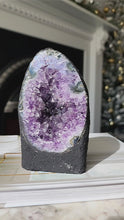 Load and play video in Gallery viewer, Amethyst Geode / Cave - small 841g #33
