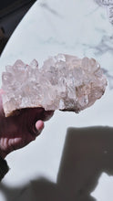 將影片載入圖庫檢視器並播放，High Grade Himalayan Quartz Cluster - 532g #576

