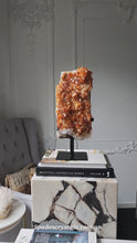 비디오를 갤러리 뷰어 Citrine Cluster on Metal Stand - 3.8kg #41 (High Quality)에 로드 및 재생
