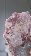 Cargar y reproducir el video en el visor de la galería, Pink Amethyst on Black Stand - 1.1kg #71
