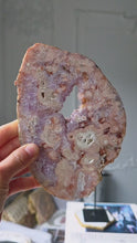 비디오를 갤러리 뷰어 Pink Amethyst Slab on Black Stand - 622g #122에 로드 및 재생
