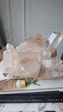 將影片載入圖庫檢視器並播放，Large Himalayan Quartz Cluster - 6kg #299
