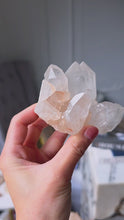 Cargar y reproducir el video en el visor de la galería, Pink Himalayan Quartz Cluster - small 208g #498
