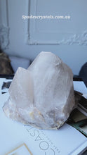 ギャラリービューアHimalayan Smoky Quartz Cluster x Red Chlorite Inclusion - 2.53kg #255に読み込んでビデオを見る
