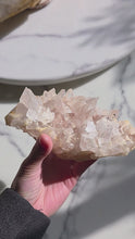 비디오를 갤러리 뷰어 Pink Himalayan Quartz Cluster - 925g #545에 로드 및 재생

