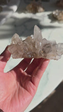 ギャラリービューアSmoky Himalayan Quartz Cluster - 228g #427に読み込んでビデオを見る
