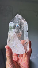 비디오를 갤러리 뷰어 High Grade Clear Quartz Tower - 440g #336에 로드 및 재생
