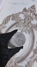 ギャラリービューアClear Quartz Sphere - 323g #143に読み込んでビデオを見る

