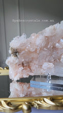 비디오를 갤러리 뷰어 Elestial Peach Himalayan Quartz Cluster - 1.67kg #145에 로드 및 재생
