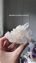 Cargar y reproducir el video en el visor de la galería, Clear Quartz Cluster - small 248g #43
