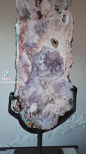 Cargar y reproducir el video en el visor de la galería, Pink Amethyst Slab on stand - 4.25kg #56
