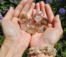 將圖片載入圖庫檢視器 Rutilated Quartz Tumbled Stones- Extra Quality
