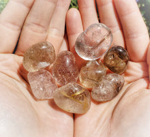 將圖片載入圖庫檢視器 Rutilated Quartz Tumbled Stones- Extra Quality
