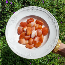 將圖片載入圖庫檢視器 Carnelian Tumbled Stones
