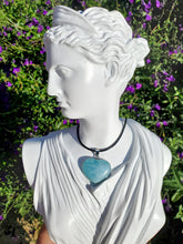 Cargar imagen en el visor de la galería, Aquamarine Heart Pendant (with chain)
