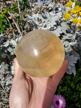 將圖片載入圖庫檢視器 Honey Calcite Sphere - 960g #4
