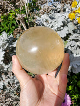 將圖片載入圖庫檢視器 Honey Calcite Sphere - 960g #4
