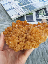 이미지를 갤러리 뷰어에 로드 , Orange Calcite Cluster #53
